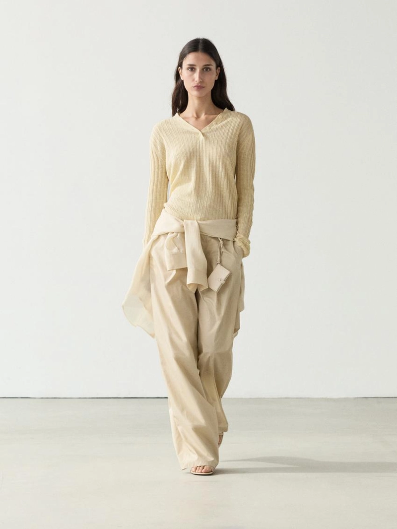 Льняной вязаный свитер с пуговицами