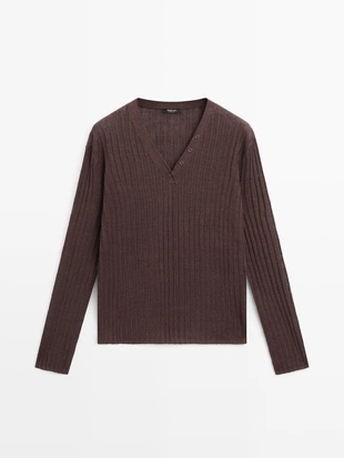 Свитер из льняного трикотажа с деталями на пуговицах- Заказать в России