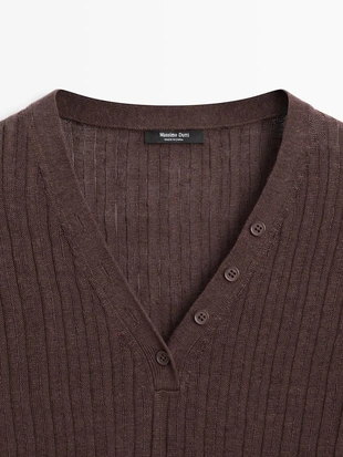 Свитер из льняного трикотажа с деталями на пуговицах- Заказать в России