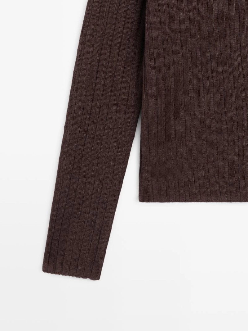 Свитер из льняного трикотажа с деталями на пуговицах