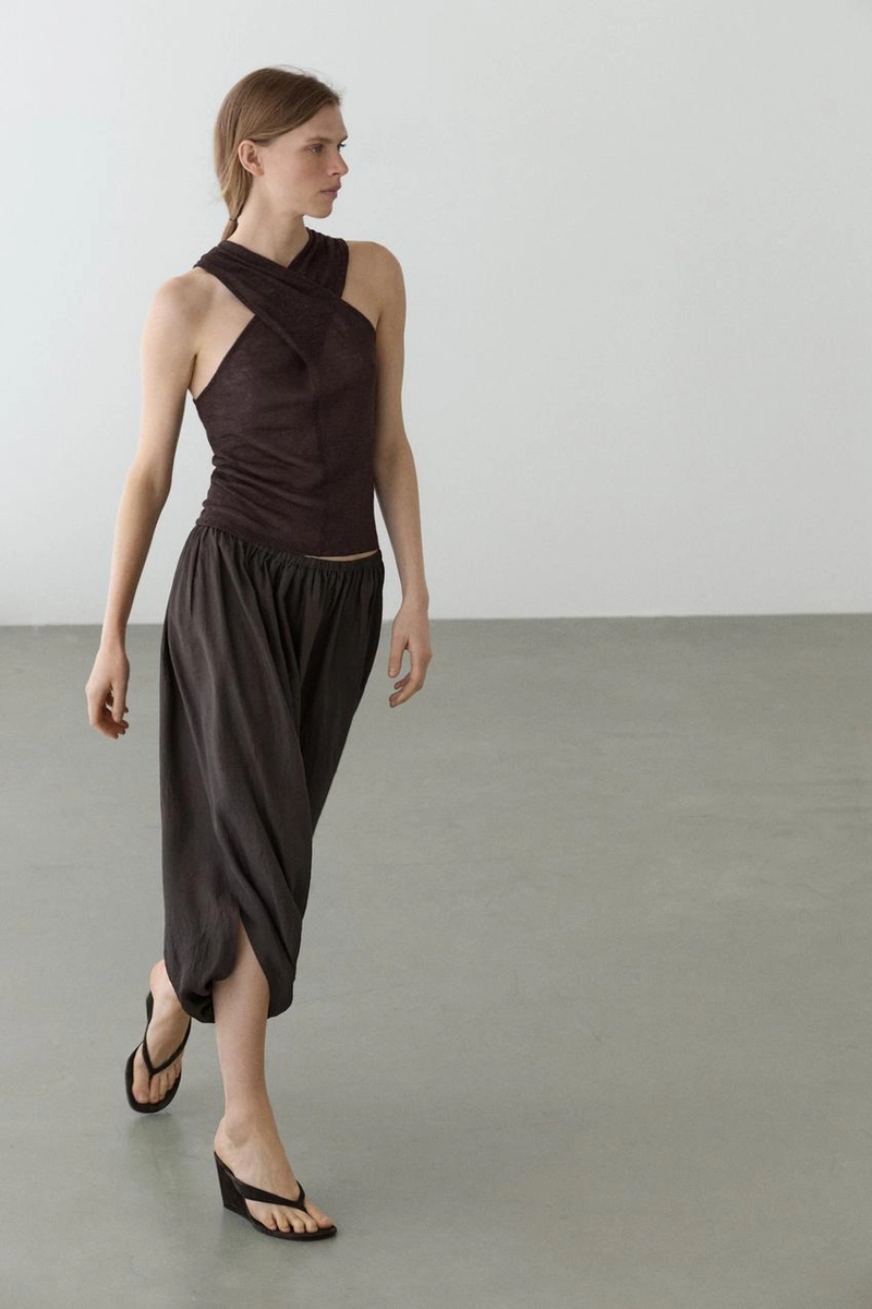 Топ из льняно-шерстяной смеси с запахом на горловине