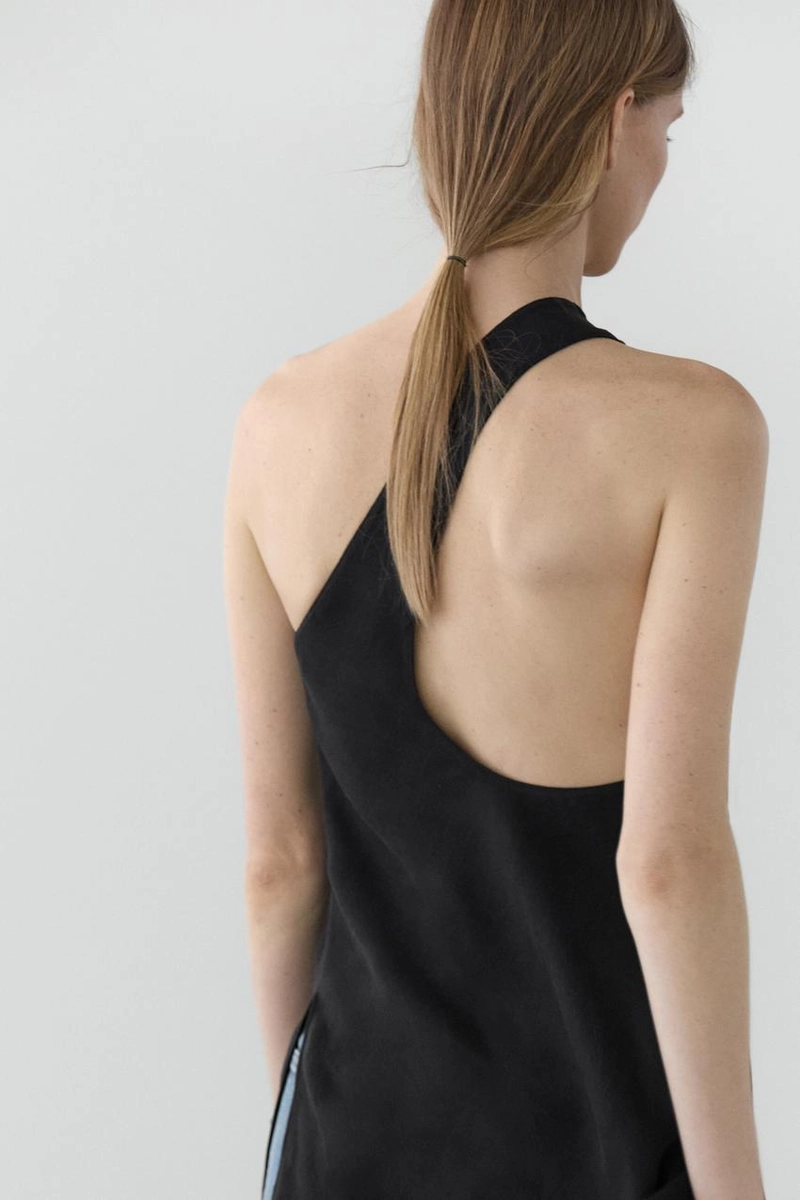 Топ из льняной смеси с асимметричной спинкой