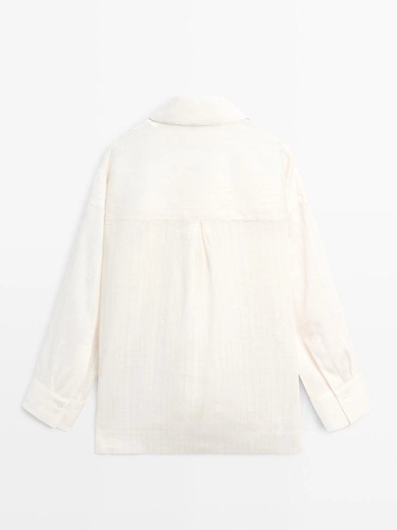 Рубашка из льна и хлопка с волнистой текстурой и открытием