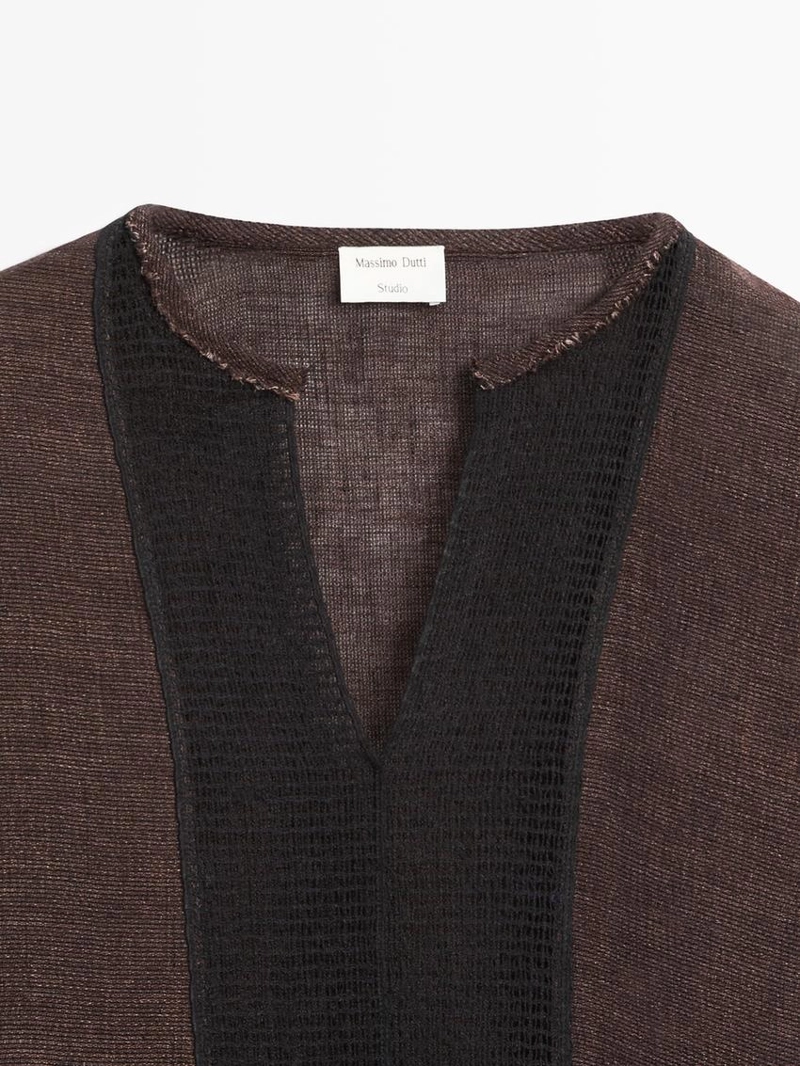 Приталенная блуза из льняно-смешаной ткани с кружевными деталями