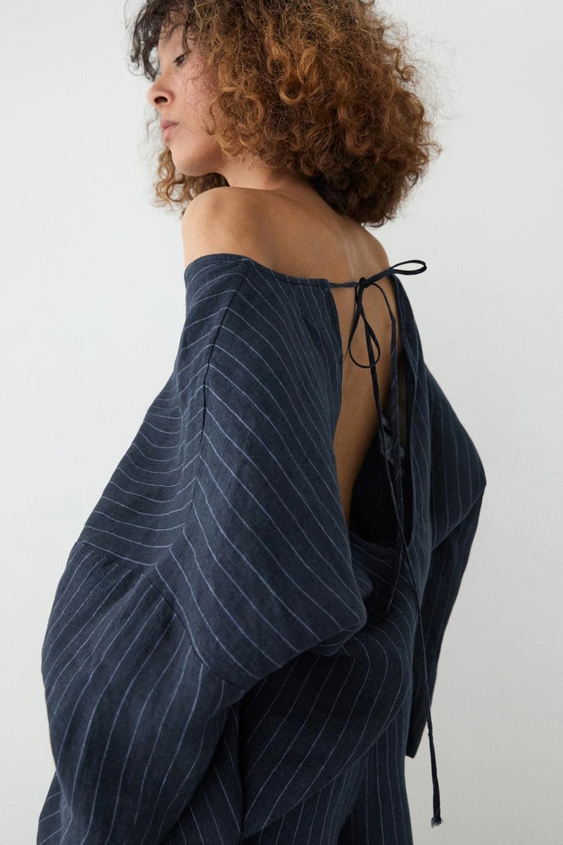 Рубашка из льна в полоску с деталями на спине