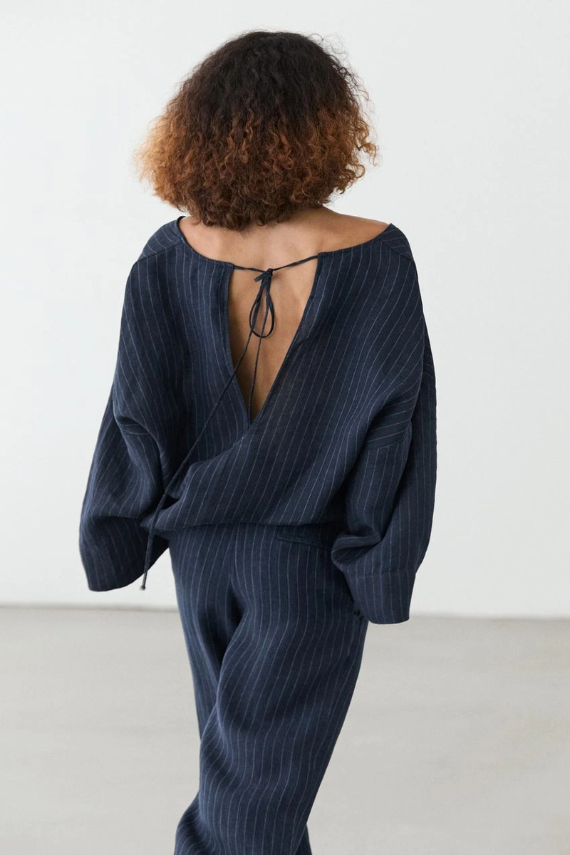 Рубашка из льна в полоску с деталями на спине