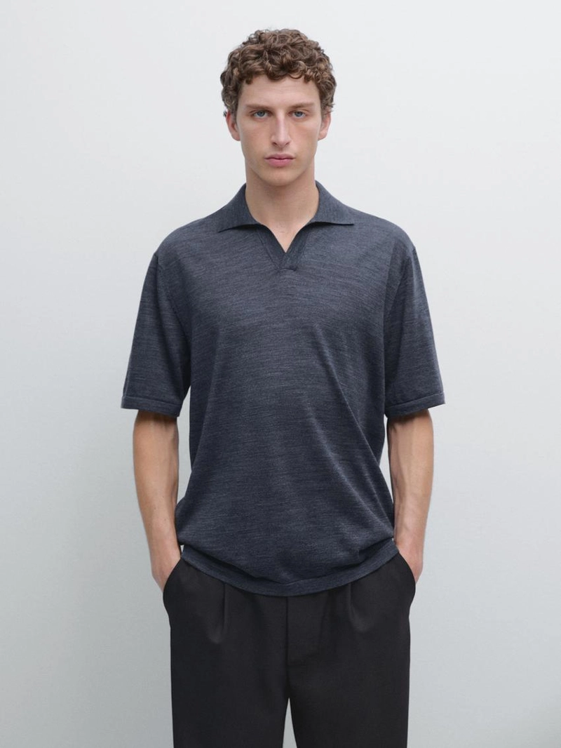 Поло с в-образным воротником из вязаного шерстяного трикотажа