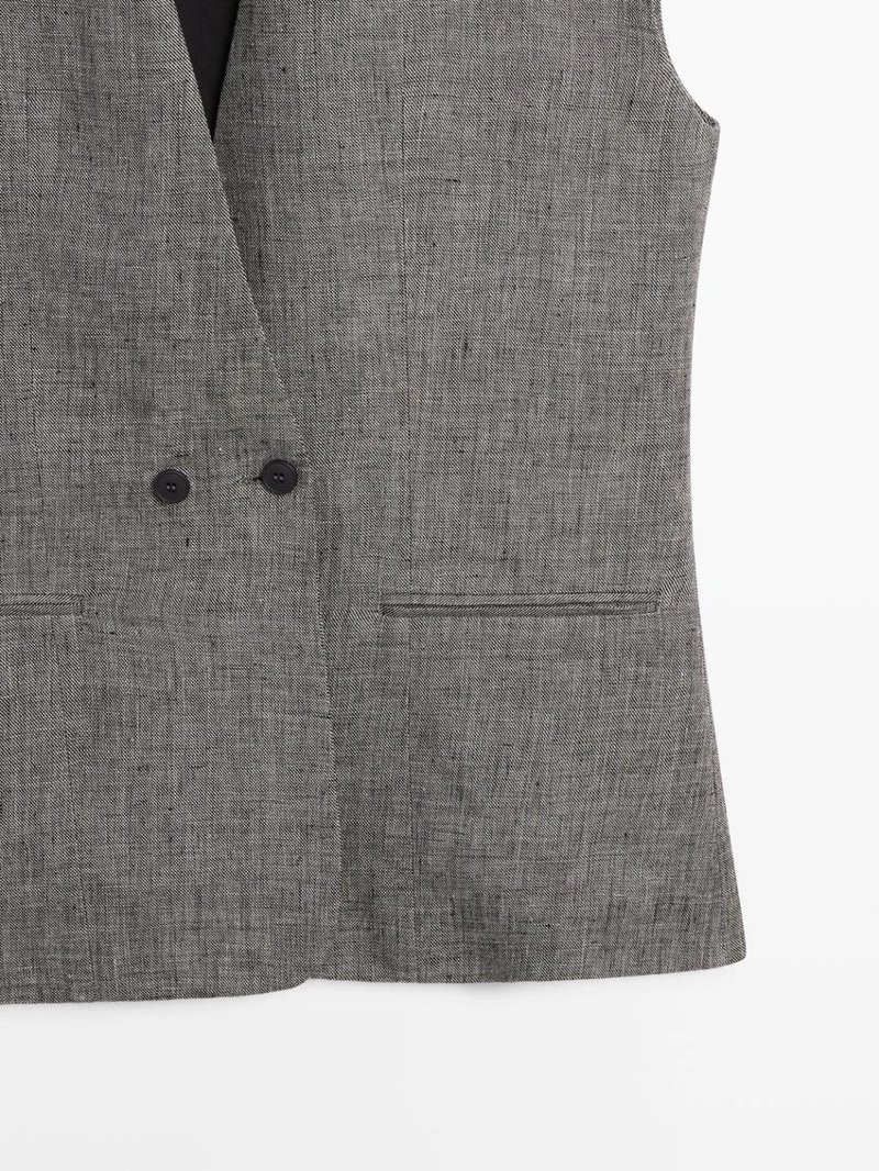 Льняной жилет с выраженными плечами