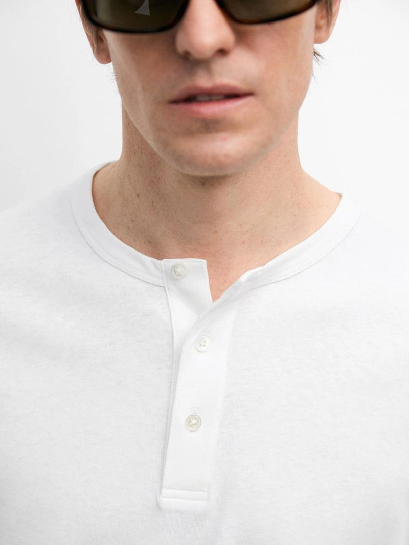 Футболка с длинным рукавом и воротником henley