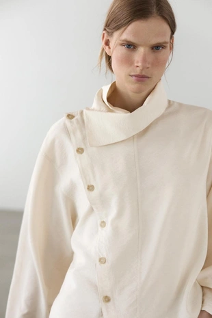 Асимметричная рубашка с пуговицами- Заказать в России