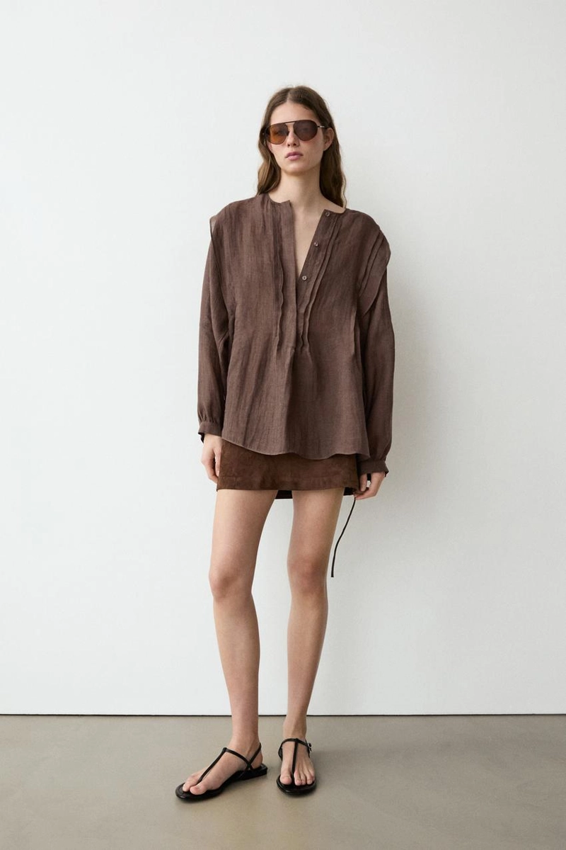 Блузка из льна с рюшами, свободного кроя