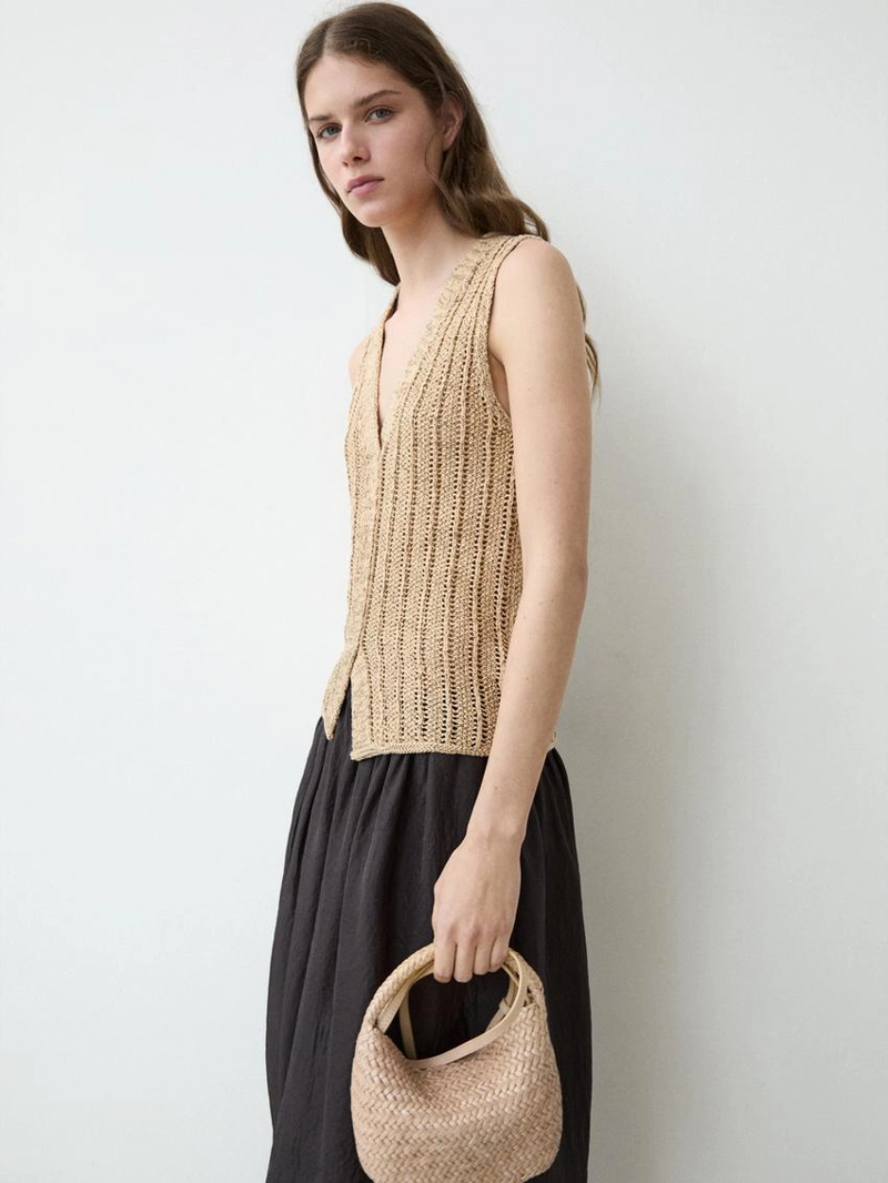 Жилет из кружева cutwork