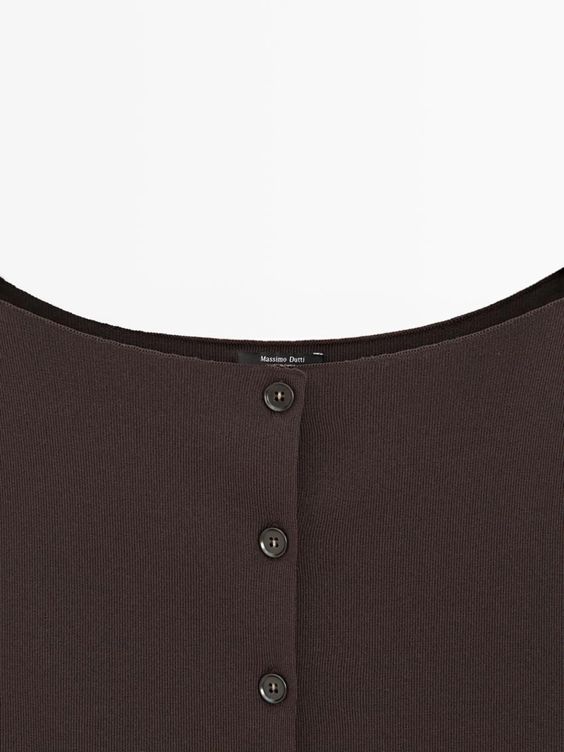 Жилет из трикотажа с карманными деталями