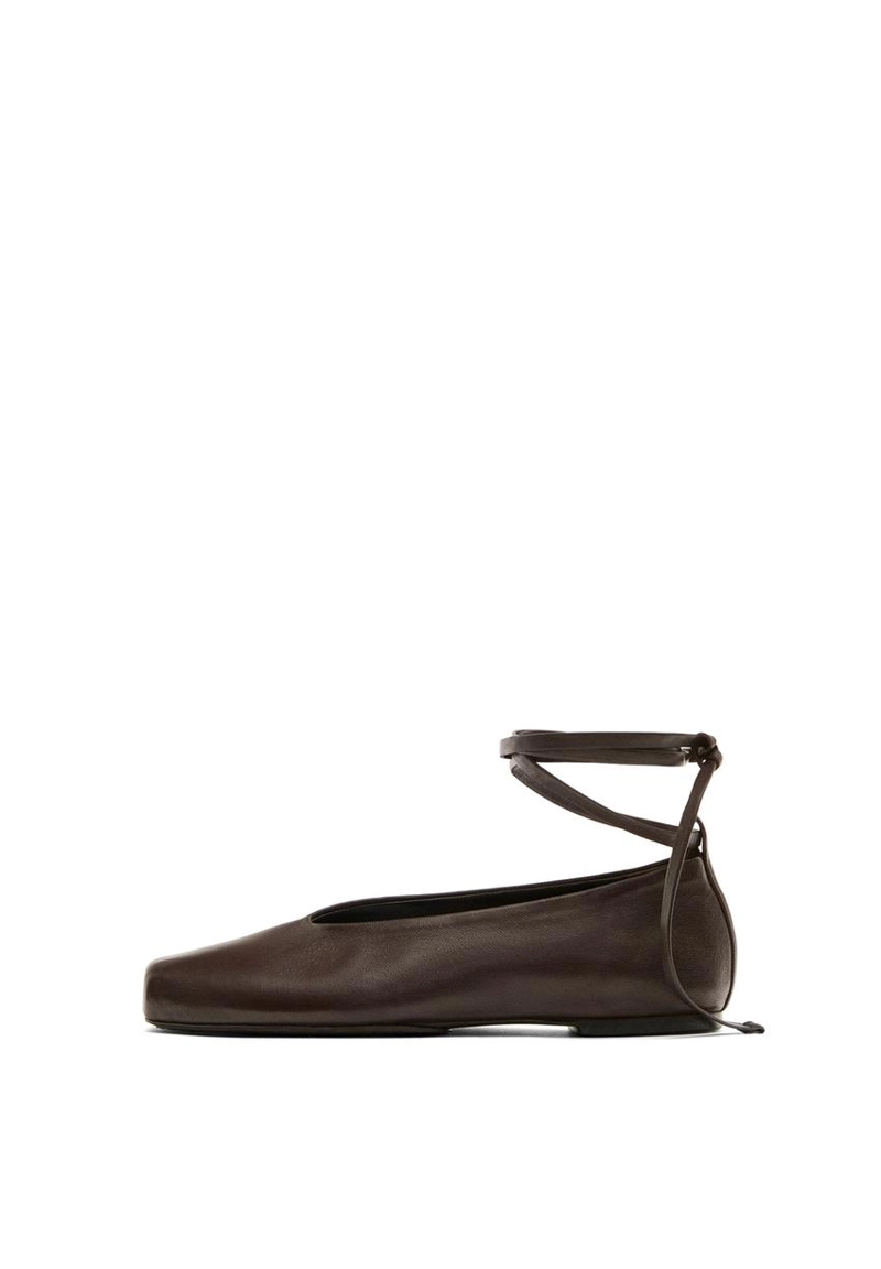 Балетки из кожи с завязками