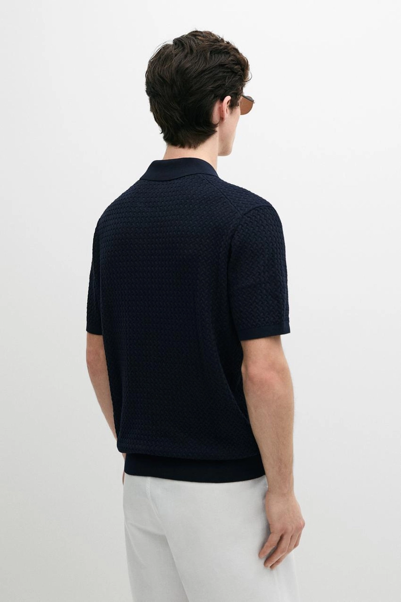 Поло с v-образным вырезом и косым плетением