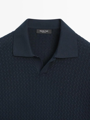 Поло с v-образным вырезом и косым плетением- Заказать в России