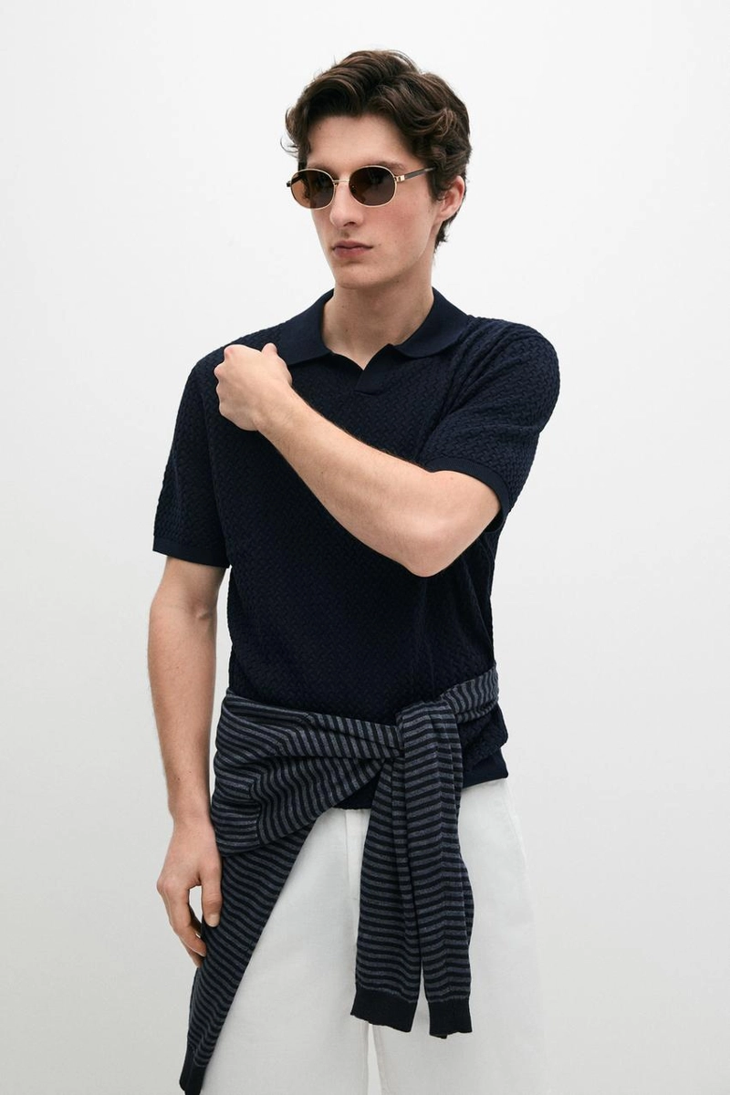 Поло с v-образным вырезом и косым плетением