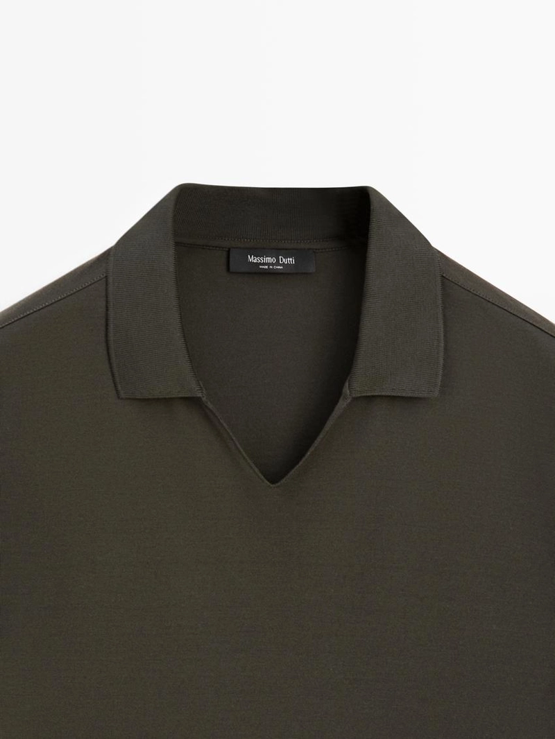 Поло с v-образным вырезом из хлопка