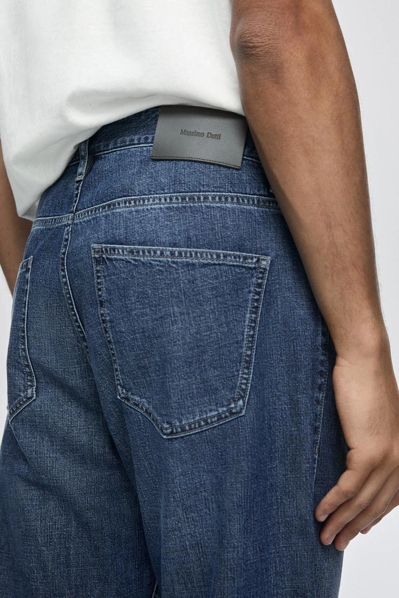 Легкие джинсы прямого кроя