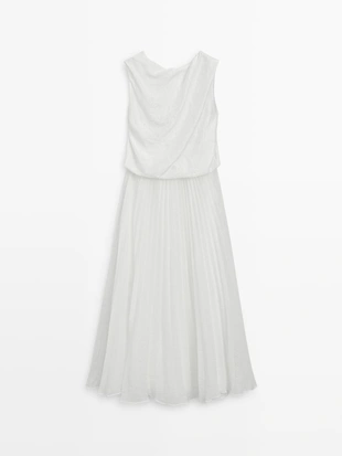 Длинное платье с сочетающимся цветом и деталями в складку- Заказать в России