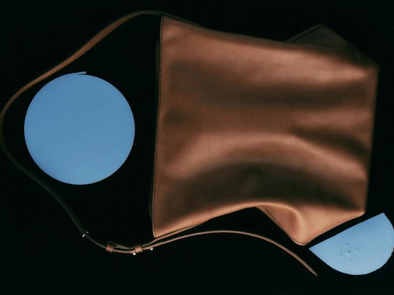 Сумка-ведро из натуральной кожи нубук