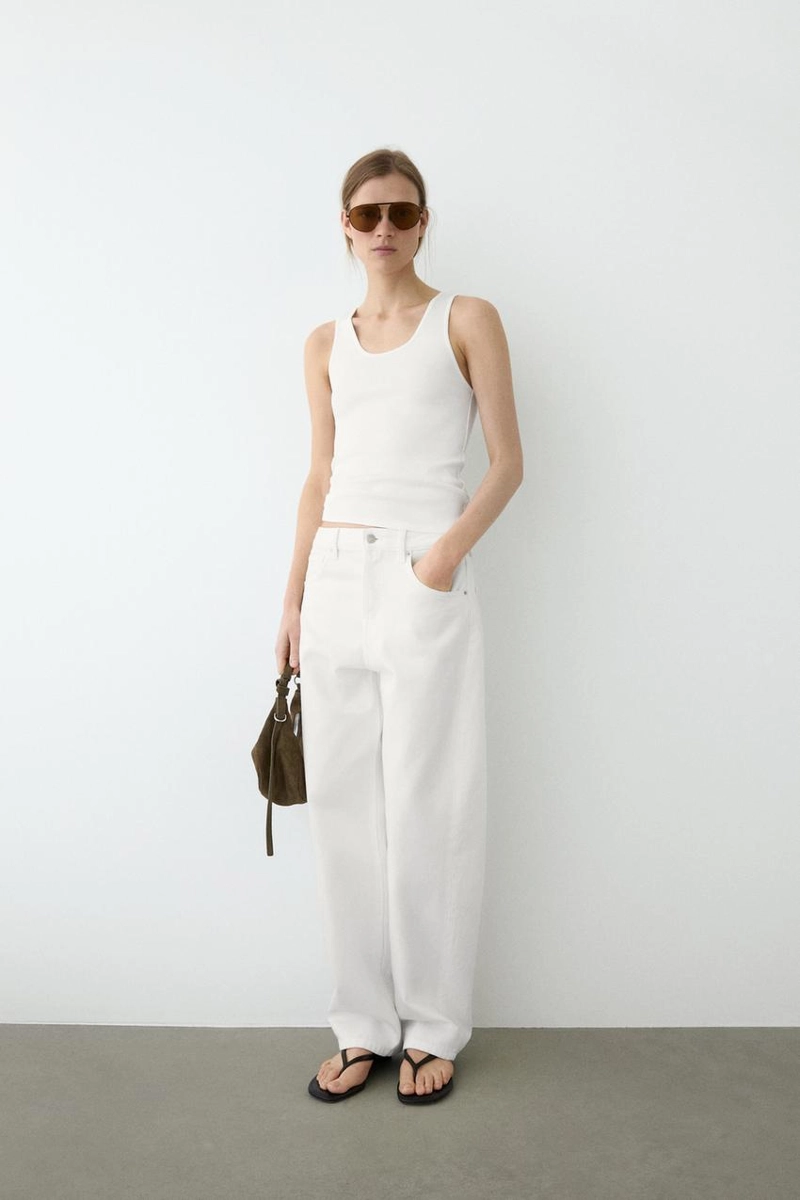 Топ с открытым горловым вырезом и бретельками