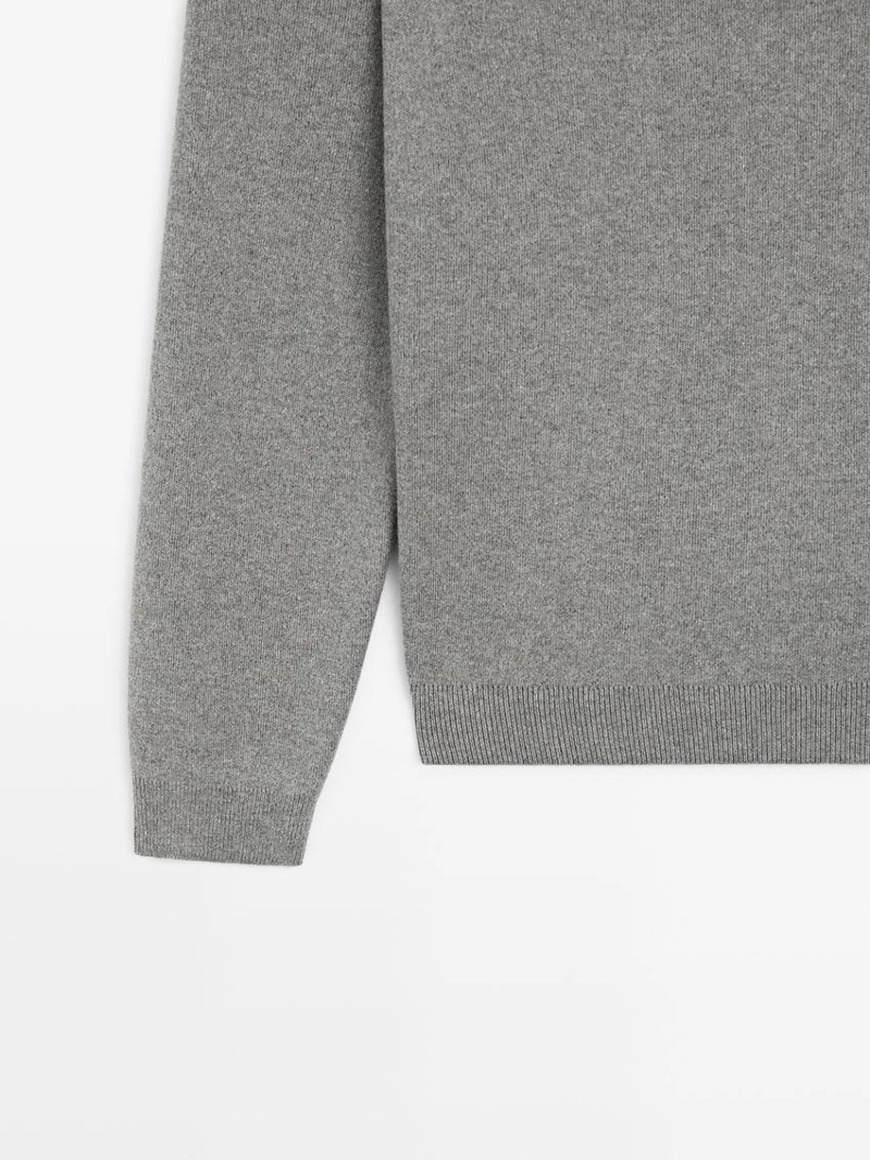 Свитер из хлопкового трикотажа с круглым вырезом