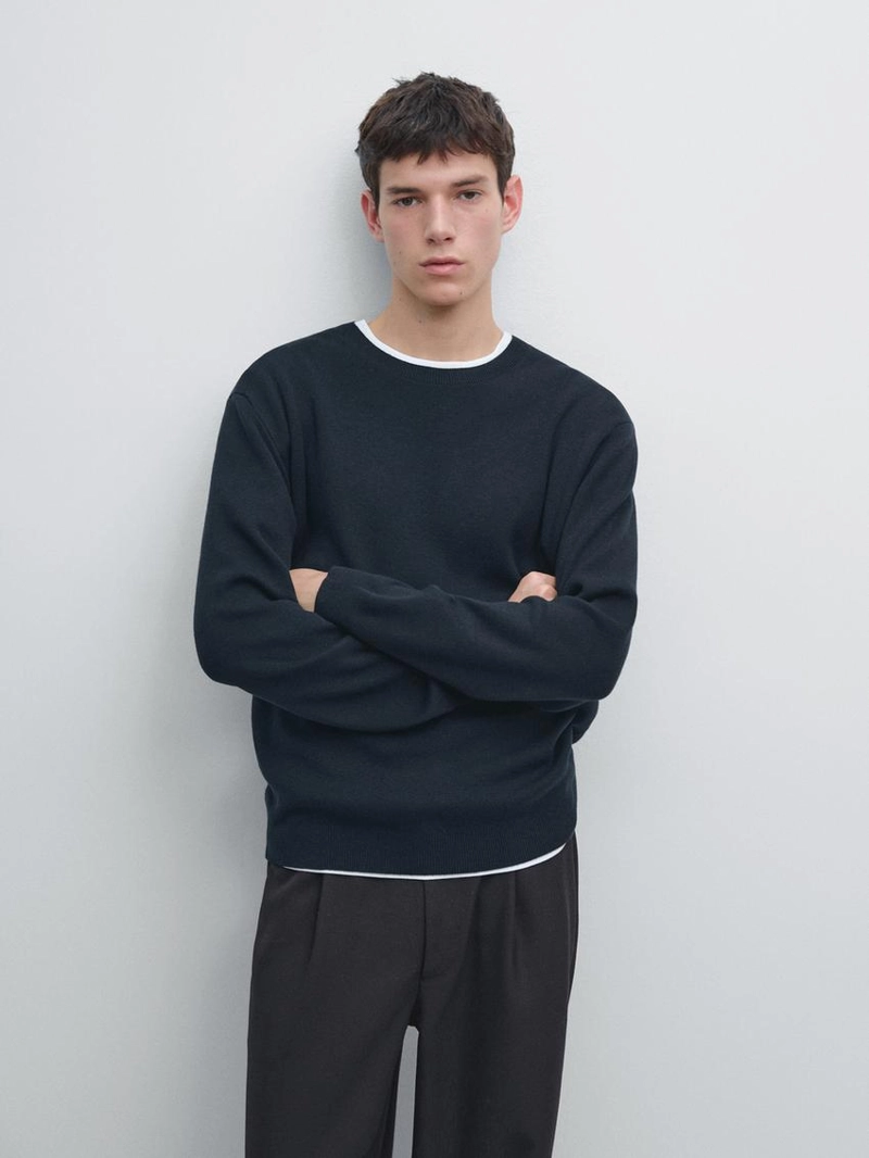 Хлопковый трикотажный свитер с круглым вырезом