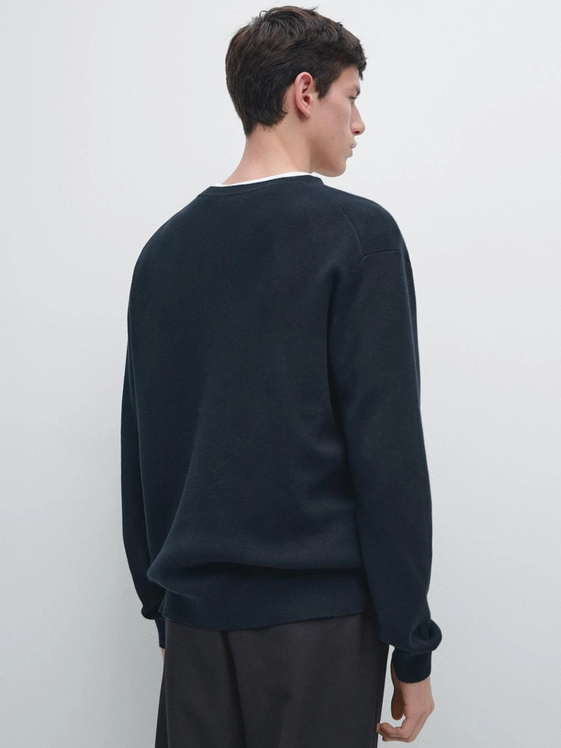 Хлопковый трикотажный свитер с круглым вырезом