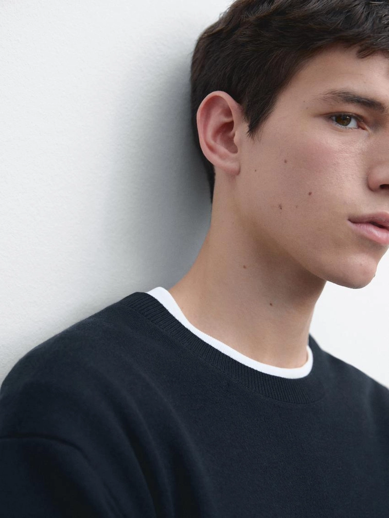 Хлопковый трикотажный свитер с круглым вырезом