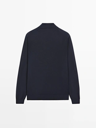 Джемпер из шерсти с воротником-поло- Заказать в России