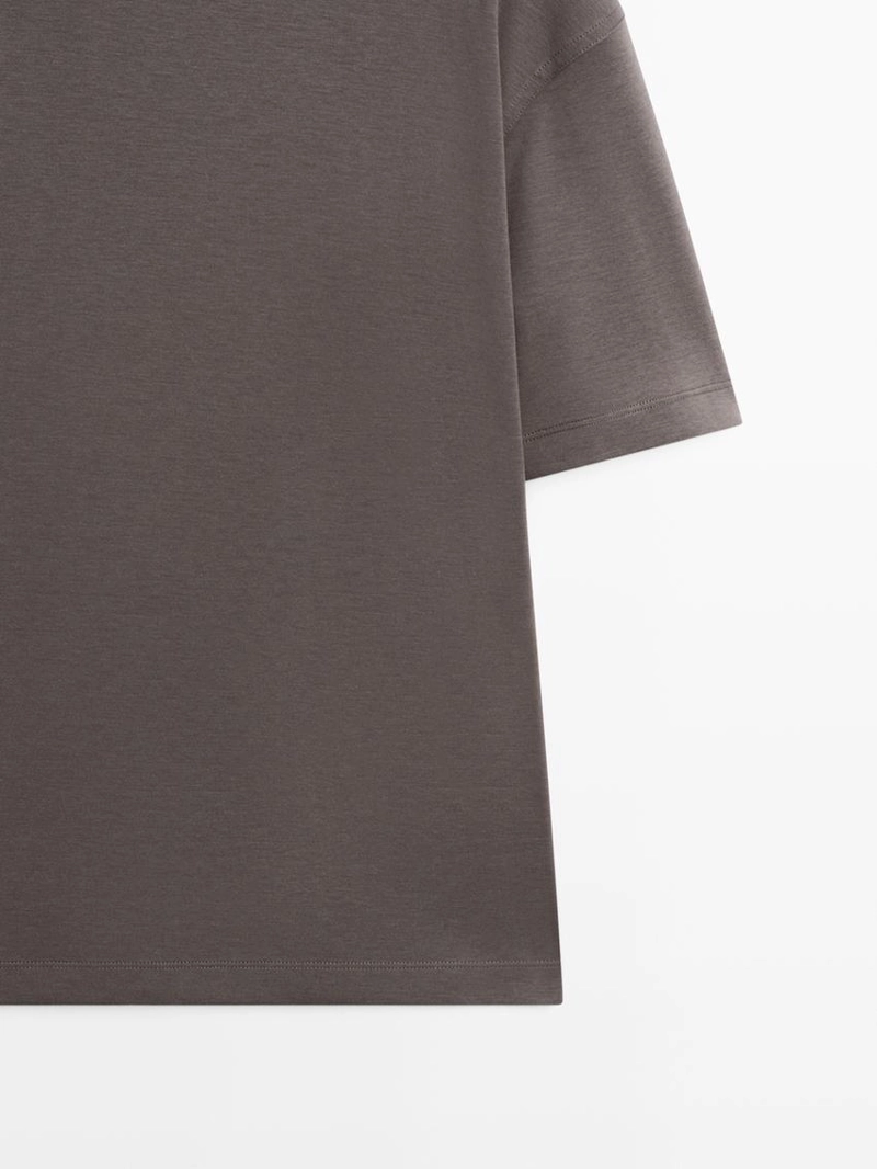 Футболка свободного кроя из хлопкового микса с коротким рукавом