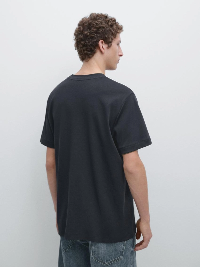 Футболка из 100% хлопка с контрастным воротником