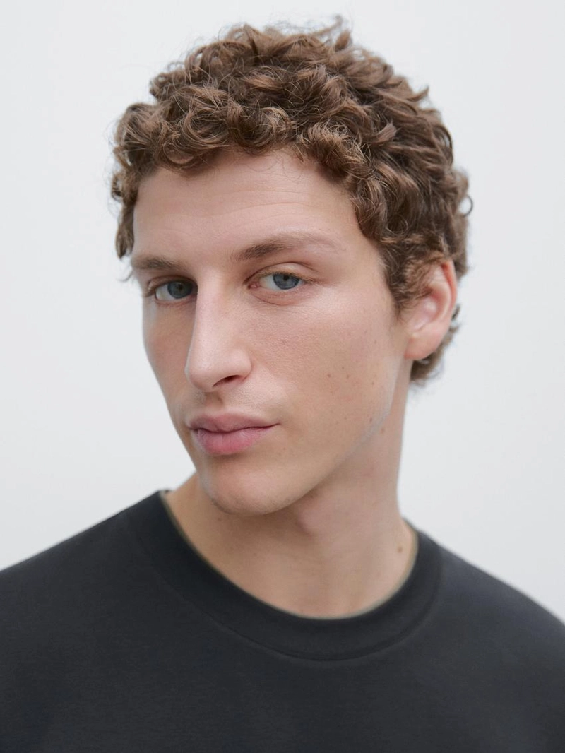 Футболка из 100% хлопка с контрастным воротником