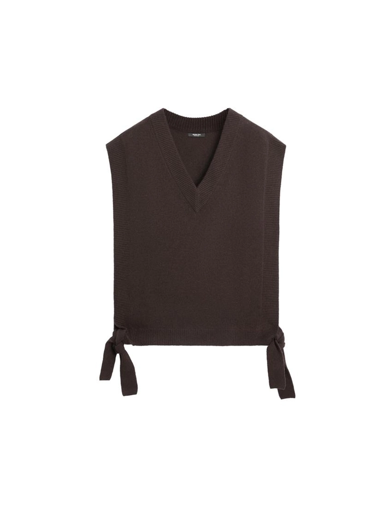 Бюстье с косой линией горловины и деталями завязок