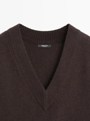 Бюстье с косой линией горловины и деталями завязок- Заказать в России