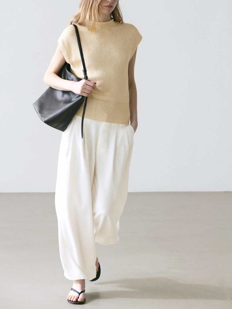 Широкие брюки с защипами