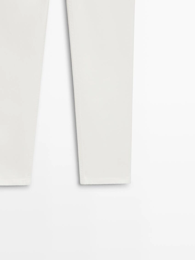 Джинсы с завышенной посадкой и укороченные брючины