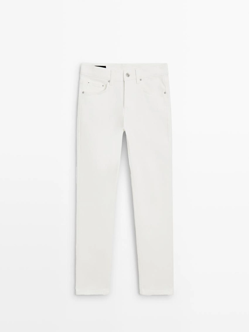 Джинсы с завышенной посадкой и укороченные брючины