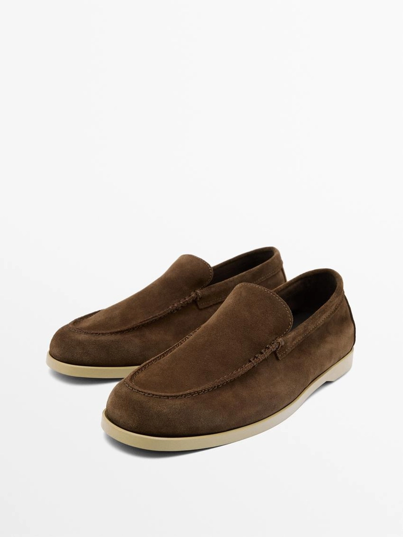 Мягкие мокасины из разделанной кожи