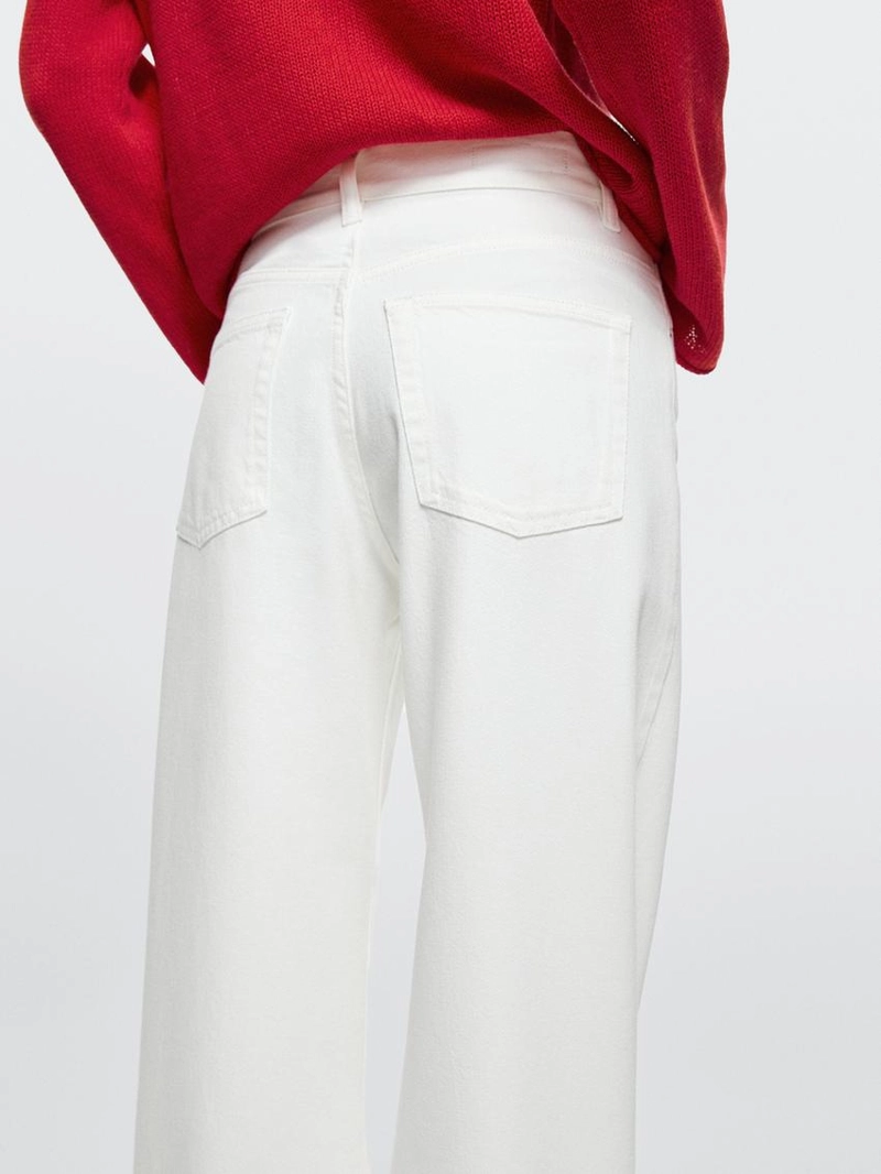 Джинсы с высокой посадкой и широкими штанинами