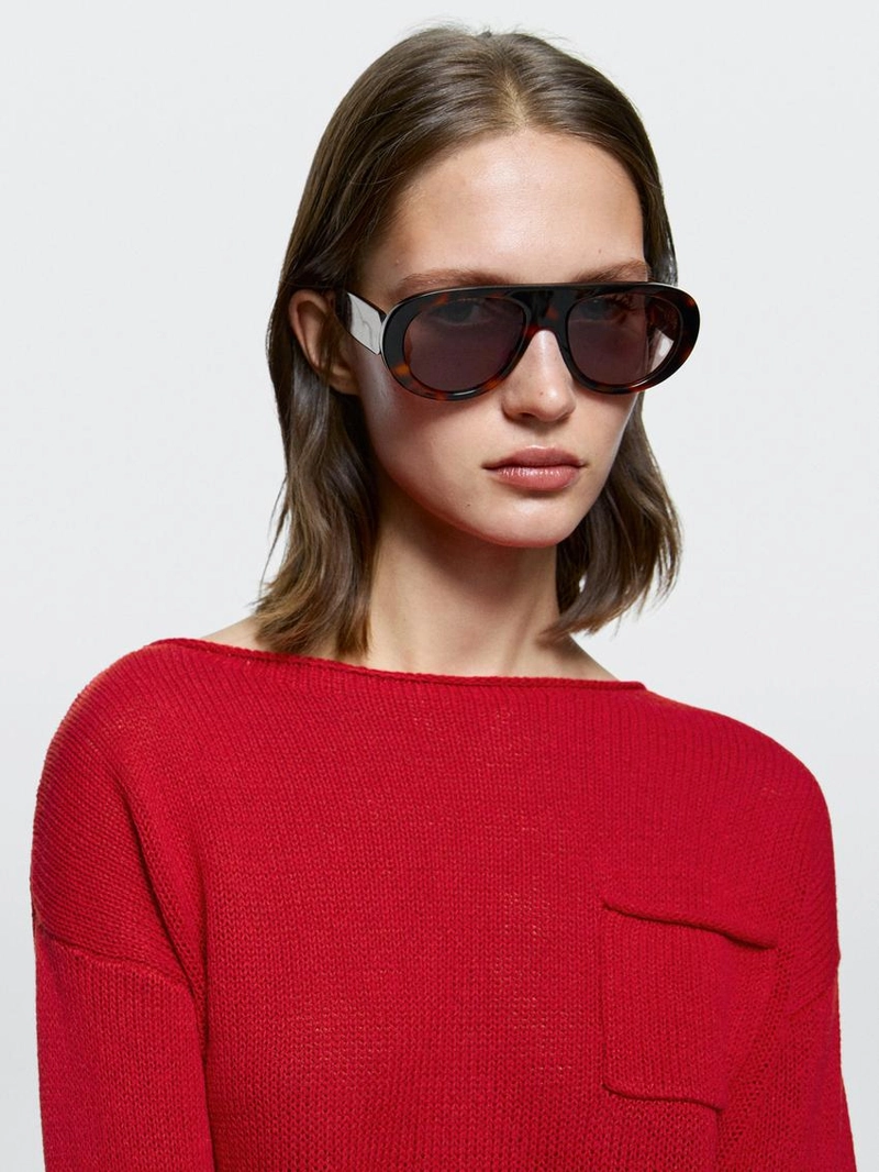 Джинсы с высокой посадкой и широкими штанинами