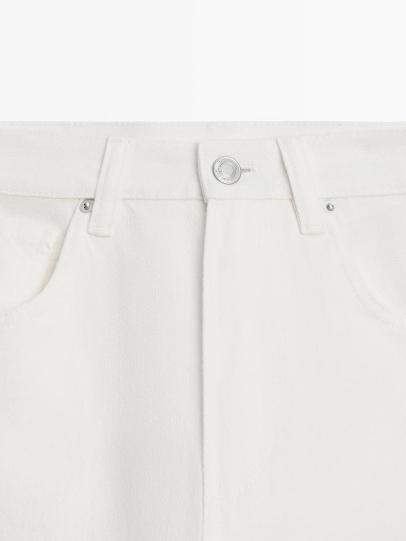 Джинсы с высокой посадкой и широкими штанинами