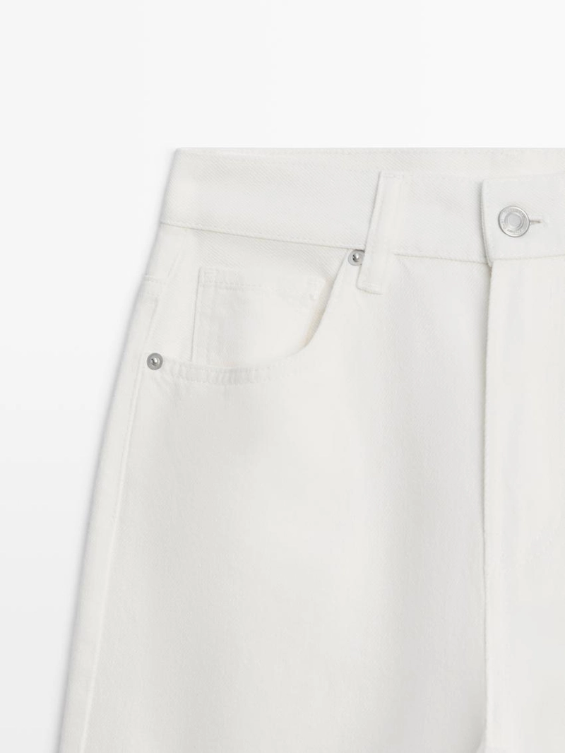 Джинсы с высокой посадкой и широкими штанинами