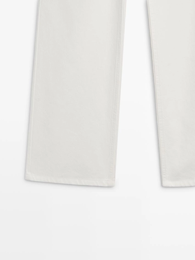 Джинсы с высокой посадкой и широкими штанинами