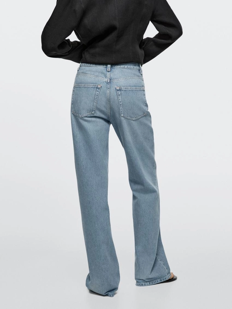 Джинсы с высокой посадкой и широкими штанинами