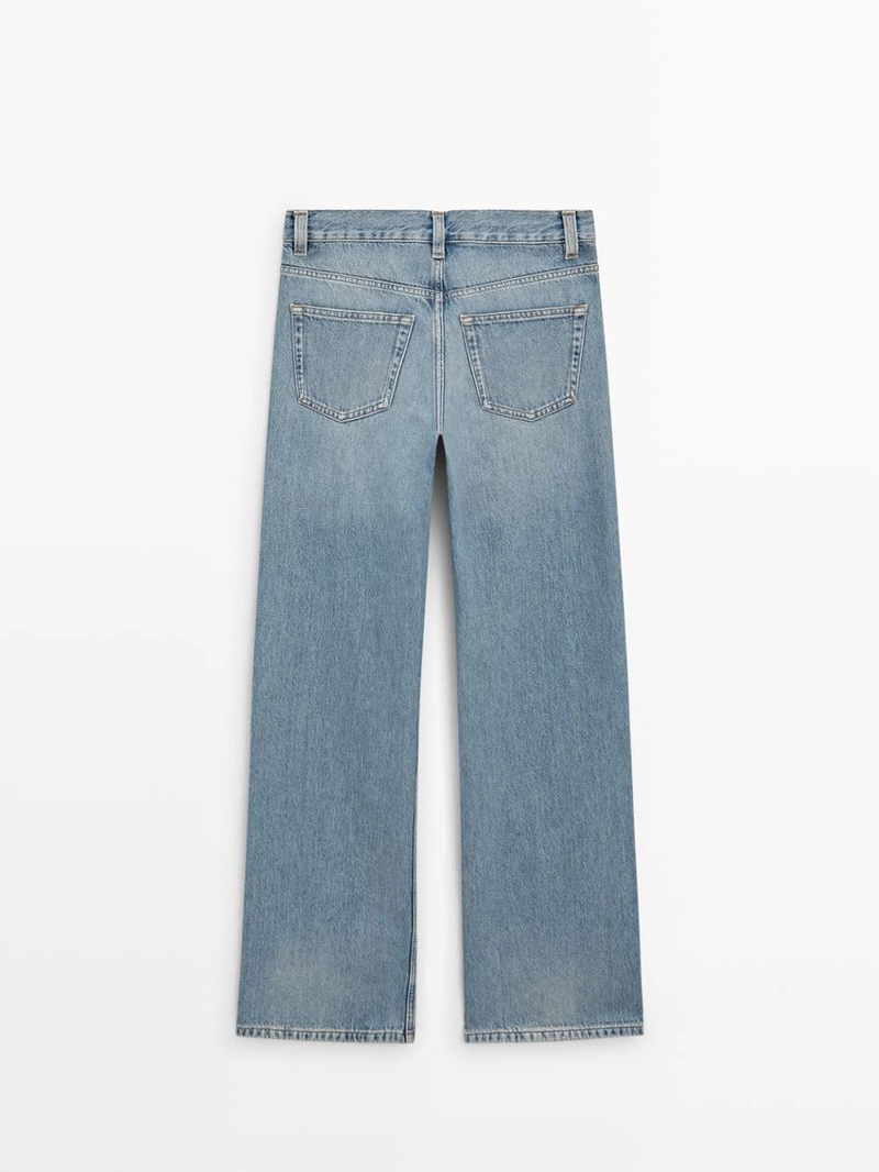 Джинсы с высокой посадкой и широкими штанинами