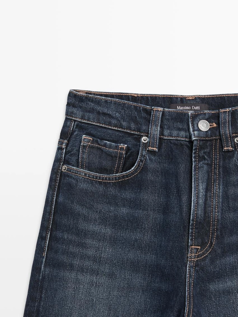 Джинсы с высокой талией и широкими брючинами