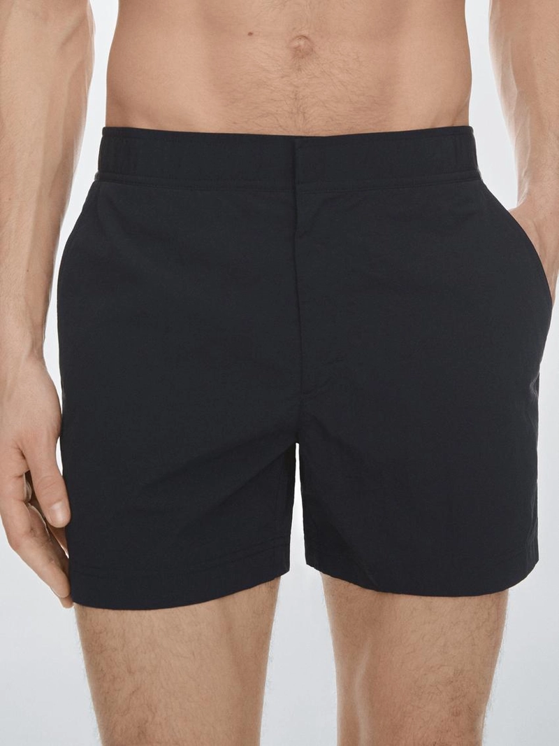 Классические плавки с деталями на поясе