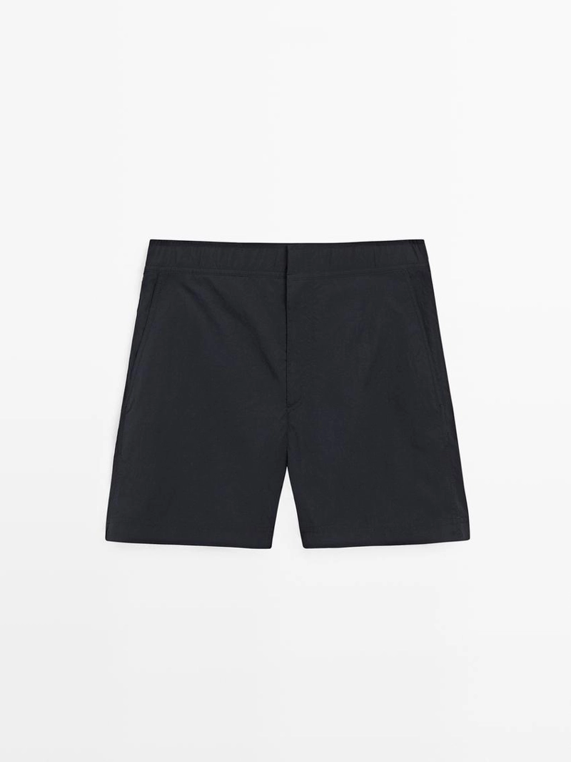 Классические плавки с деталями на поясе